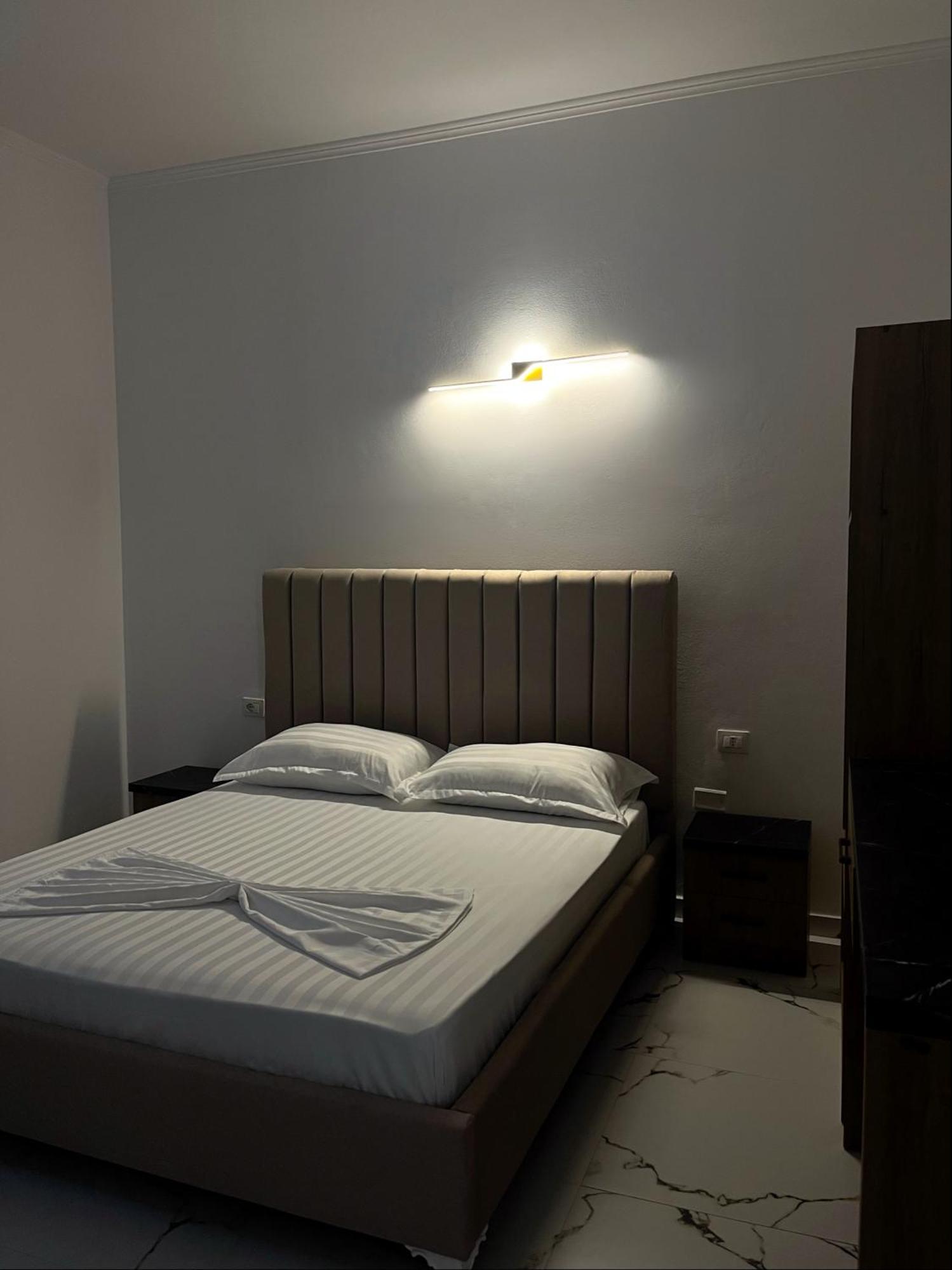 Xhefri's * Vlorë